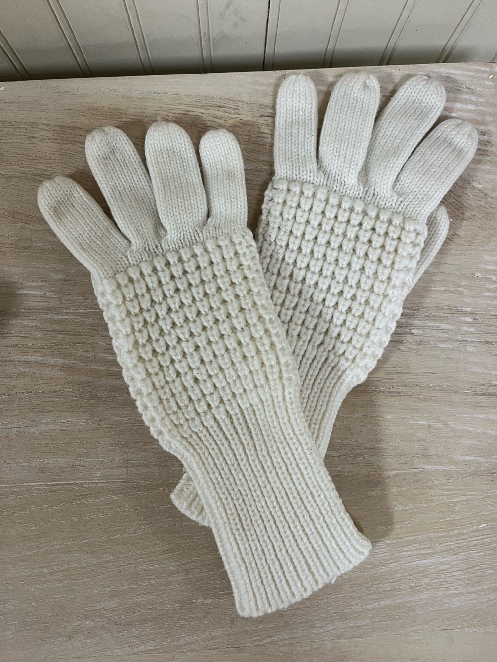Cream Knit Textured Gloves